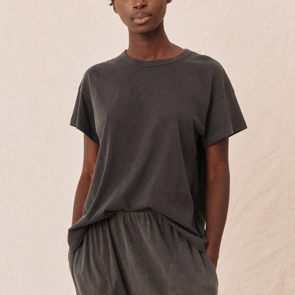 THE GREAT. Tops - The Great. Boxy Crew Tee Washed Black Medium.